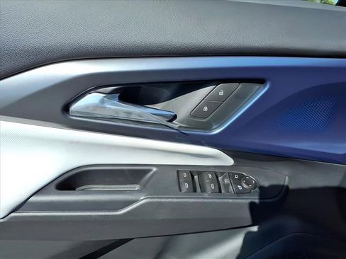 New 2026 Chevrolet Equinox EV LT AWD/4WD image 15