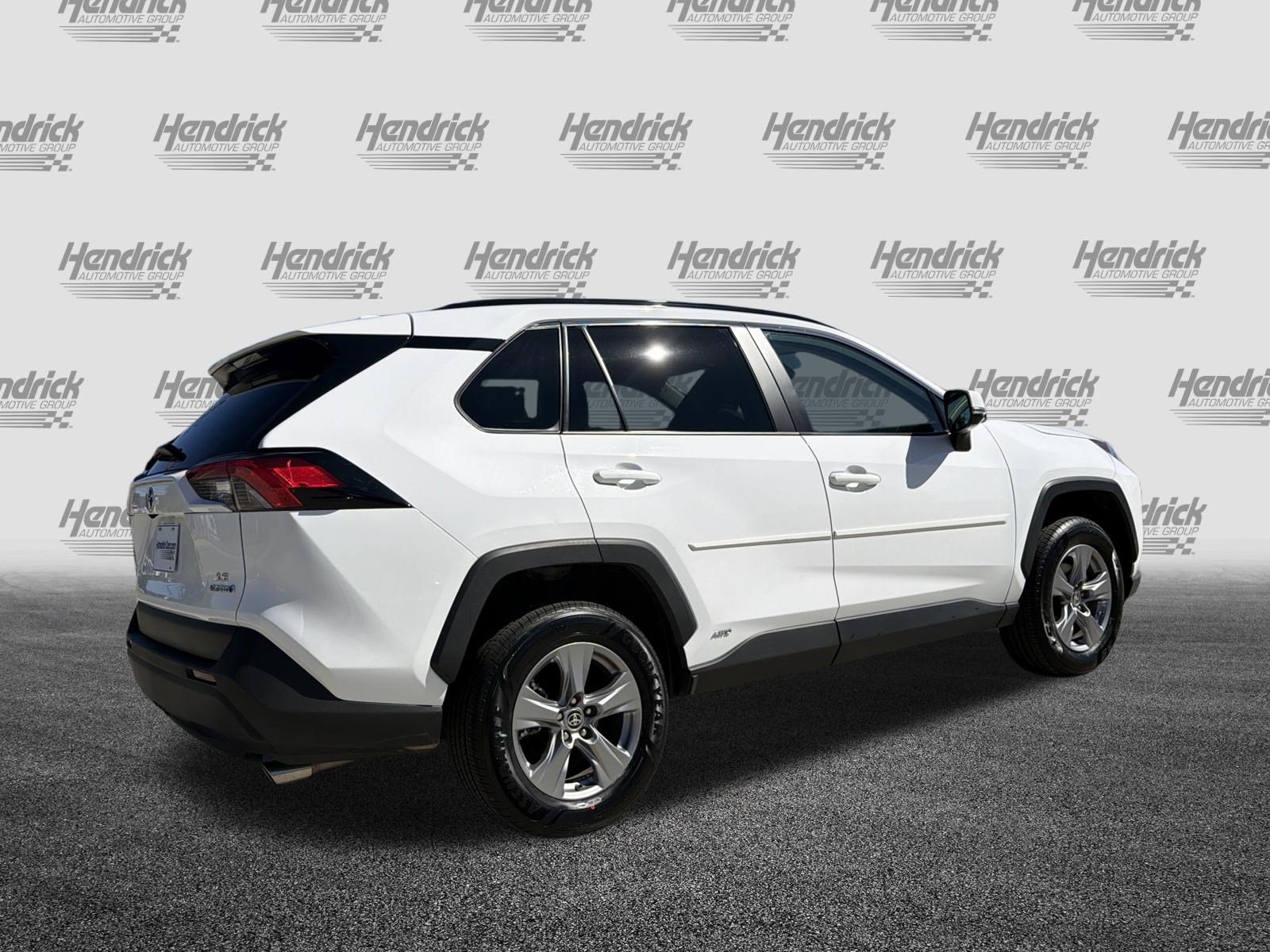 Used 2024 Toyota RAV4 LE AWD/4WD image 10