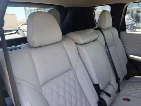 Used 2024 Mitsubishi Outlander SEL FWD image 13