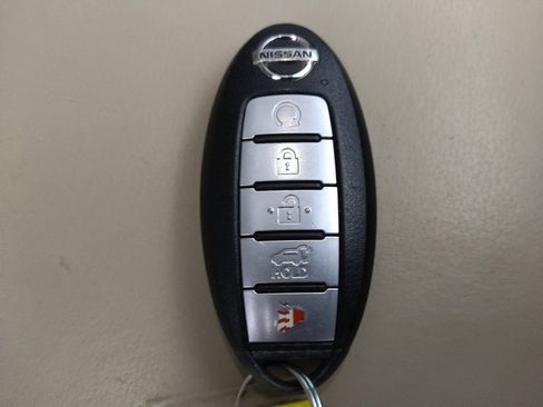 Used 2019 Nissan Pathfinder Platinum image 32