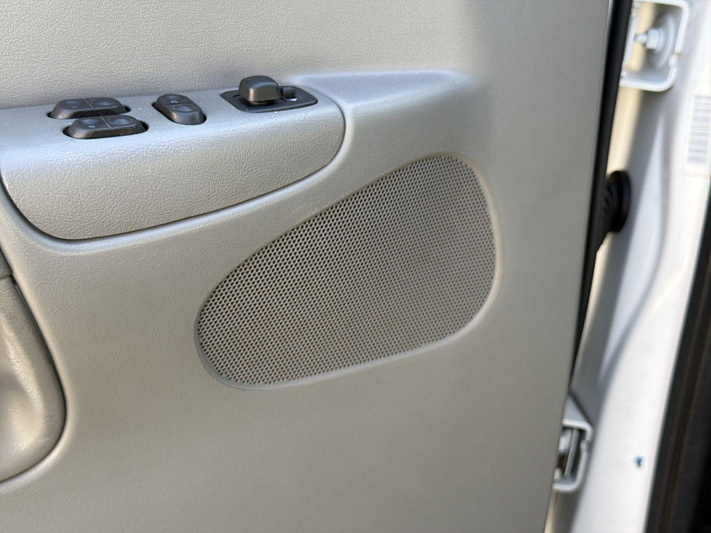 Used 2008 Ford E-350 and Econoline 350 XLT RWD image 18