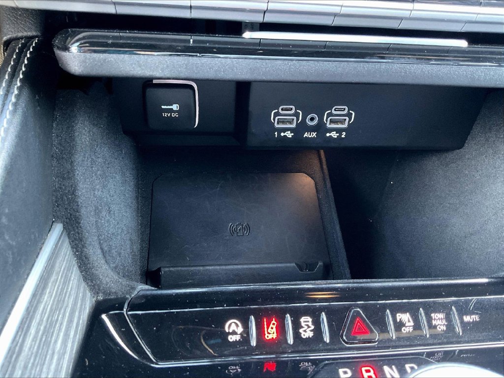 Used 2024 Jeep Wagoneer L Series III w/ Flexible Seating Group AWD/4WD image 19
