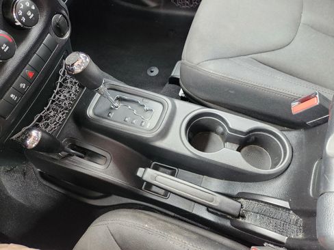 Used 2016 Jeep Wrangler Sport w/ Connectivity Group image 33