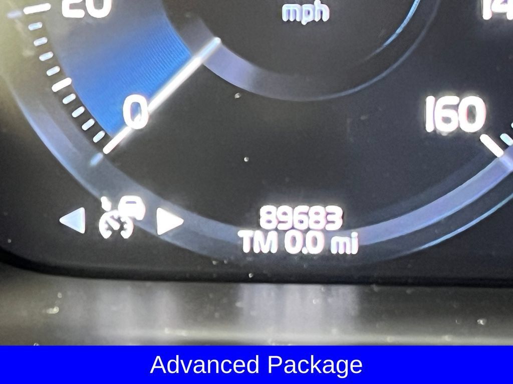Used 2022 Volvo XC90 T6 Momentum w/ Advanced Package AWD/4WD image 2