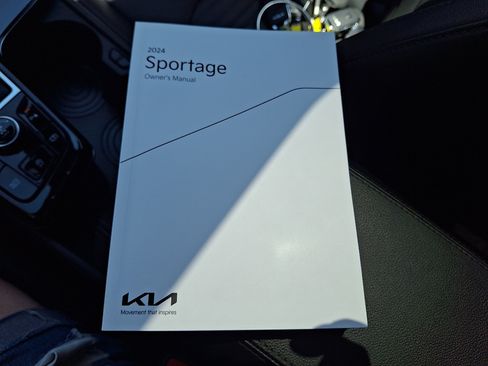 Used 2024 Kia Sportage SX AWD/4WD image 29
