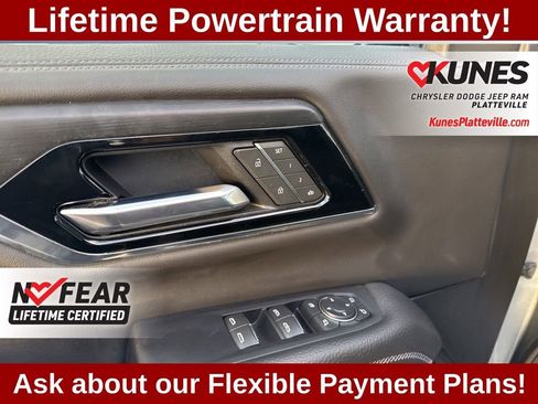 Used 2025 GMC Yukon XL Denali AWD/4WD image 13