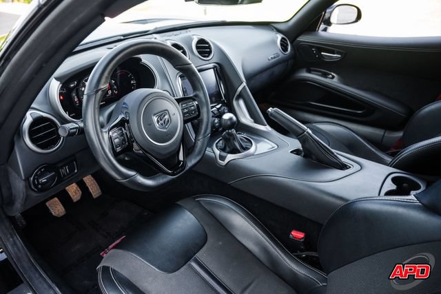 Used 2017 Dodge Viper SRT-10 RWD image 2