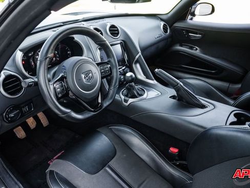 Used 2017 Dodge Viper SRT-10 RWD image 2