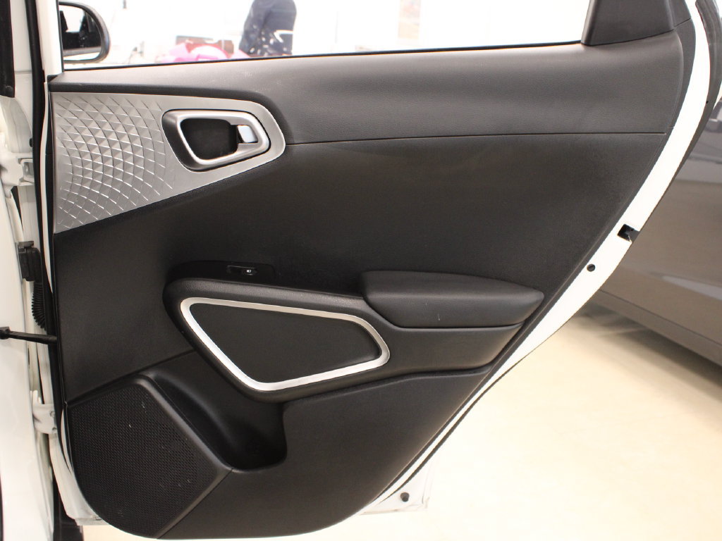 Used 2023 Kia Soul S FWD image 31