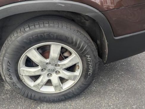 Used 2013 Kia Sorento LX image 10