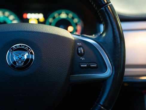 Used 2015 Jaguar XF Portfolio image 36