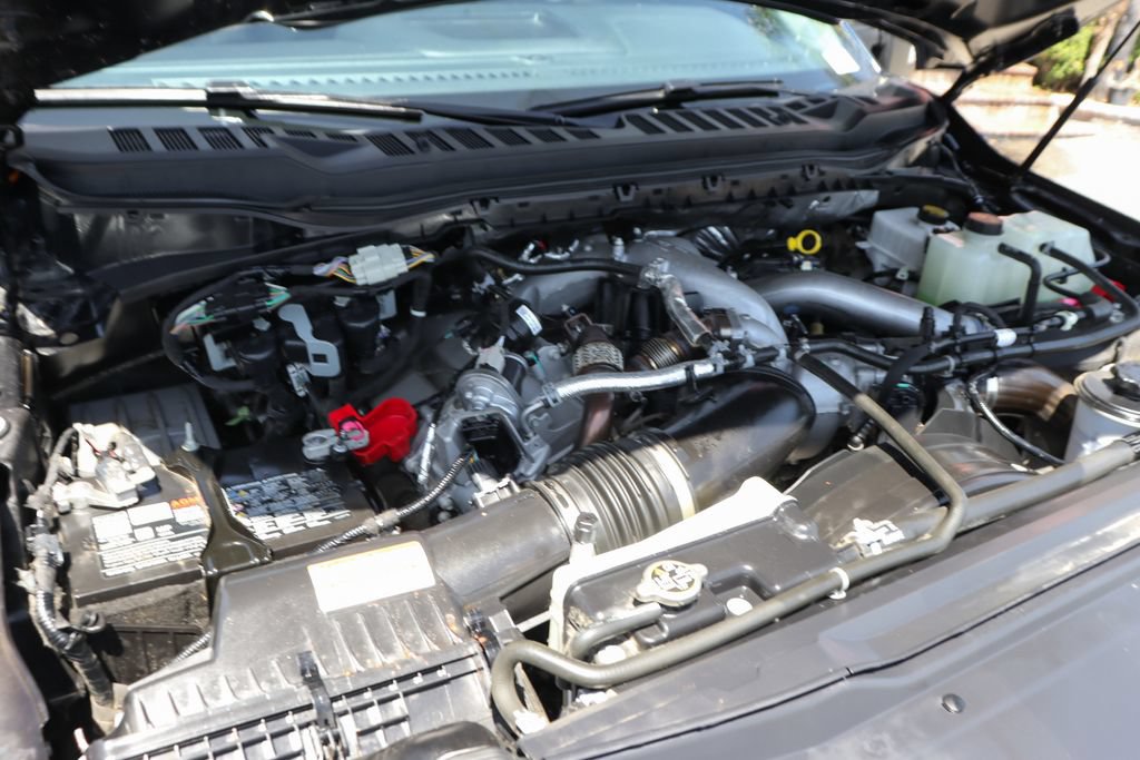 Used 2025 Ford F350 XLT AWD/4WD image 12