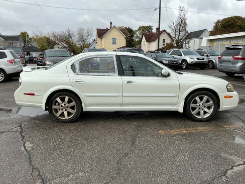Used 2003 Nissan Maxima GLE image 2