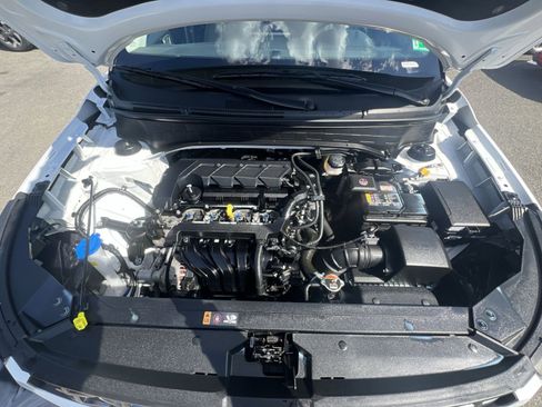 Used 2025 Hyundai Venue SEL FWD image 35