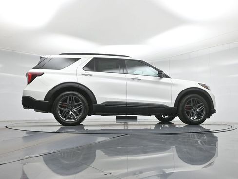 New 2026 Ford Explorer ST image 47