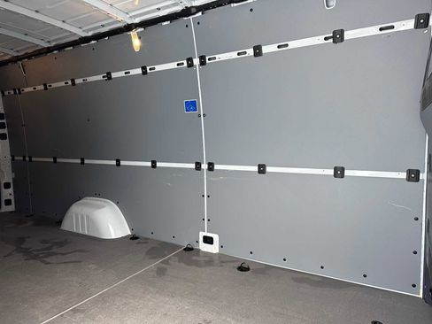 Used 2023 Mercedes-Benz Sprinter 2500 image 14