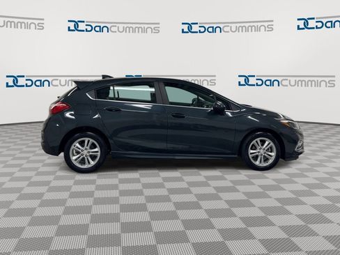 Used 2018 Chevrolet Cruze LT w/ RS Package FWD image 9