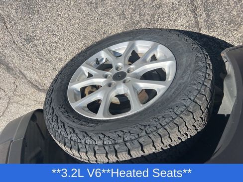 Used 2016 Jeep Cherokee Latitude w/ Cold Weather Group image 29