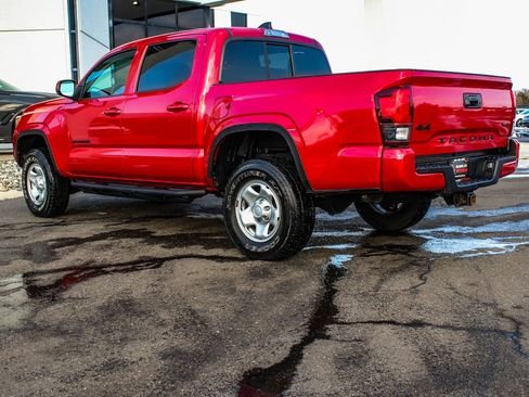 Used 2020 Toyota Tacoma SR image 4