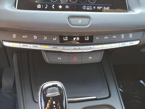 Used 2023 Cadillac XT4 Premium Luxury image 18