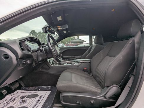 Used 2018 Dodge Challenger SXT image 14