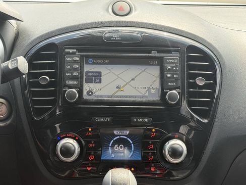 Used 2015 Nissan Juke SL FWD image 17