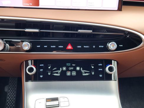 New 2026 Genesis GV70 2.5T Advanced image 13