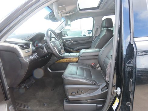 Used 2017 GMC Yukon XL Denali w/ Open Road Package AWD/4WD image 28