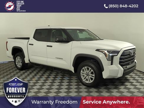 Used 2025 Toyota Tundra SR5 w/ SR5 Convenience Package AWD/4WD image 8
