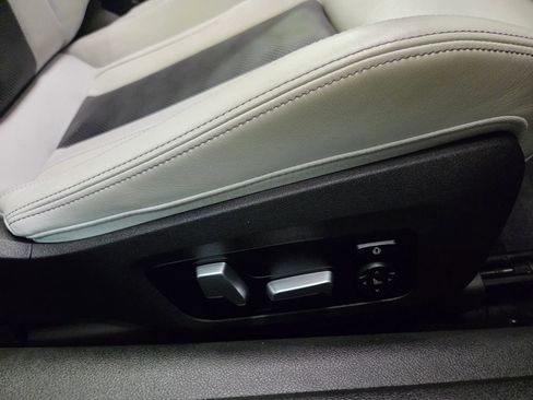 Used 2023 BMW M4 xDrive Competition AWD/4WD image 36