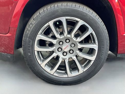 Used 2022 GMC Acadia Denali w/ Denali Ultimate Package FWD image 35