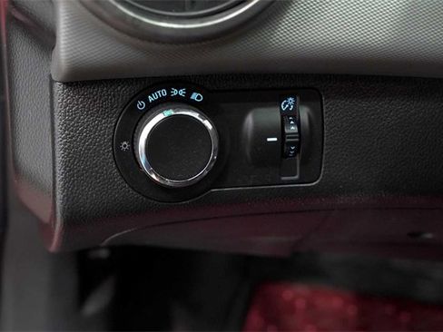 Used 2014 Chevrolet Sonic LT image 19