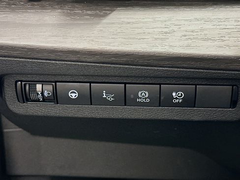 Used 2024 Nissan Ariya AWD image 17