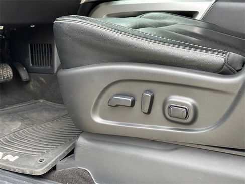 Used 2019 Nissan Titan PRO-4X w/ Pro-4x Convenience Package image 25