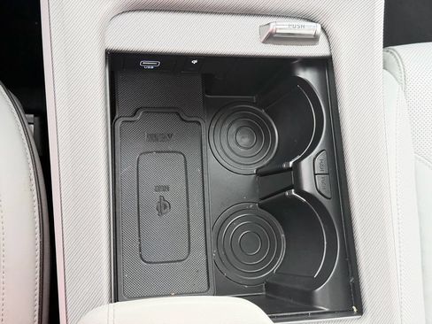 Used 2024 Hyundai Palisade SEL FWD image 29