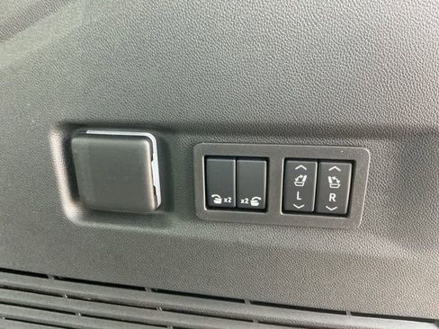 New 2025 Chevrolet Suburban RST w/ Advanced Technology Package image 18