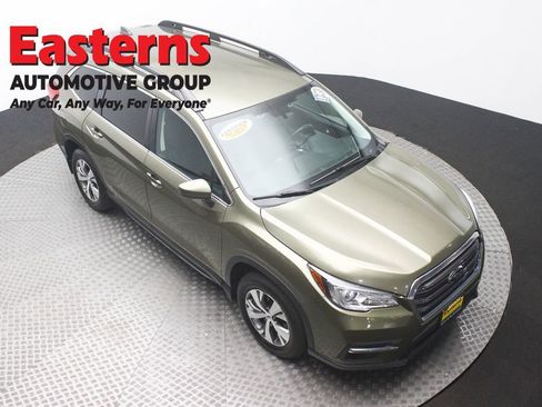 Used 2022 Subaru Ascent Premium w/ Convenience Package image 3