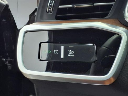 Certified 2025 Audi A6 Premium Plus image 14