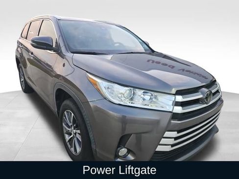 Used 2019 Toyota Highlander XLE image 14