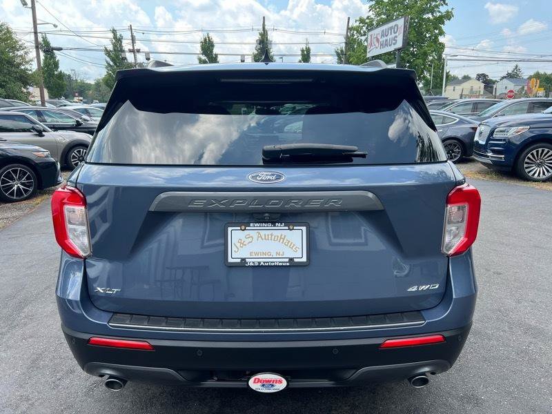Used 2021 Ford Explorer XLT w/ Equipment Group 202A AWD/4WD image 5