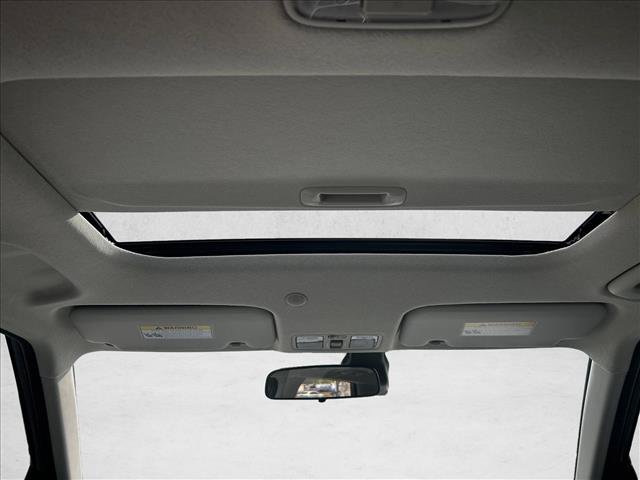 Used 2026 Hyundai Venue SEL FWD image 24