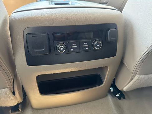 Used 2020 Chevrolet Tahoe LT w/ Luxury Package RWD image 17