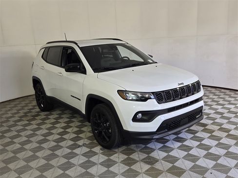 New 2026 Jeep Compass Latitude image 2