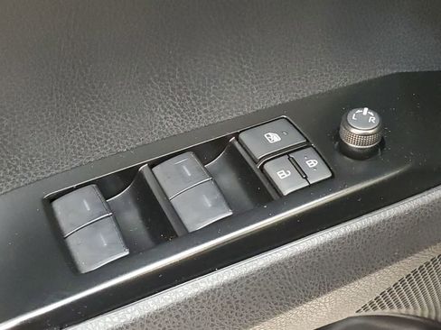 Used 2025 Toyota Camry SE FWD image 15