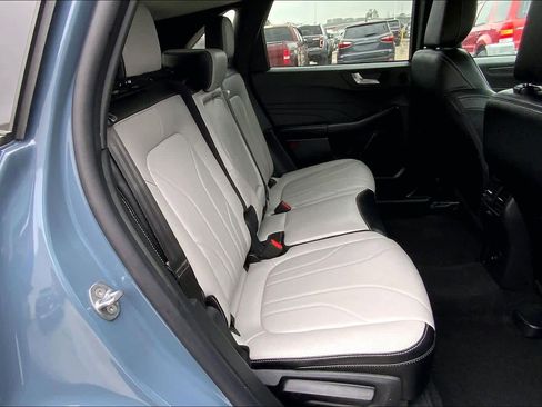 Certified 2025 Ford Escape SE w/ PHEV Premium Package image 19