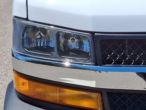 Used 2024 Chevrolet Express 2500 w/ Driver Convenience Package RWD image 9