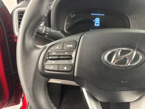 Certified 2026 Hyundai Venue SEL FWD image 18