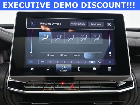 New 2025 Jeep Compass Latitude w/ Sun & Sound Group image 32