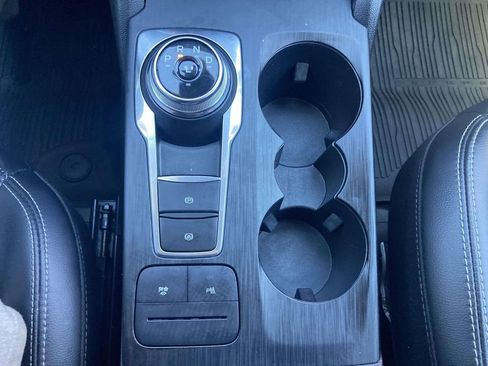 Used 2022 Ford Escape Titanium image 27