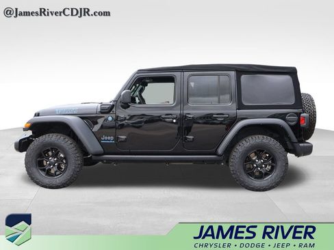 Used 2024 Jeep Wrangler Unlimited AWD/4WD image 2